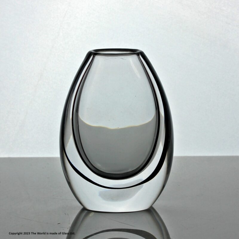 Vicke Lindstrand for Kosta, small Kontor vase