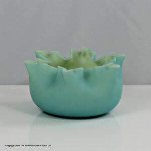 Victorian Webb small cased bowl with folded petal bowl rim