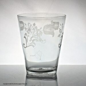 Georgian large tulip-engraved tumbler