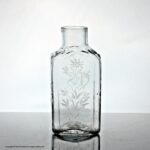 Georgian glass tea caddy engraved with the letters "SD", no stopper