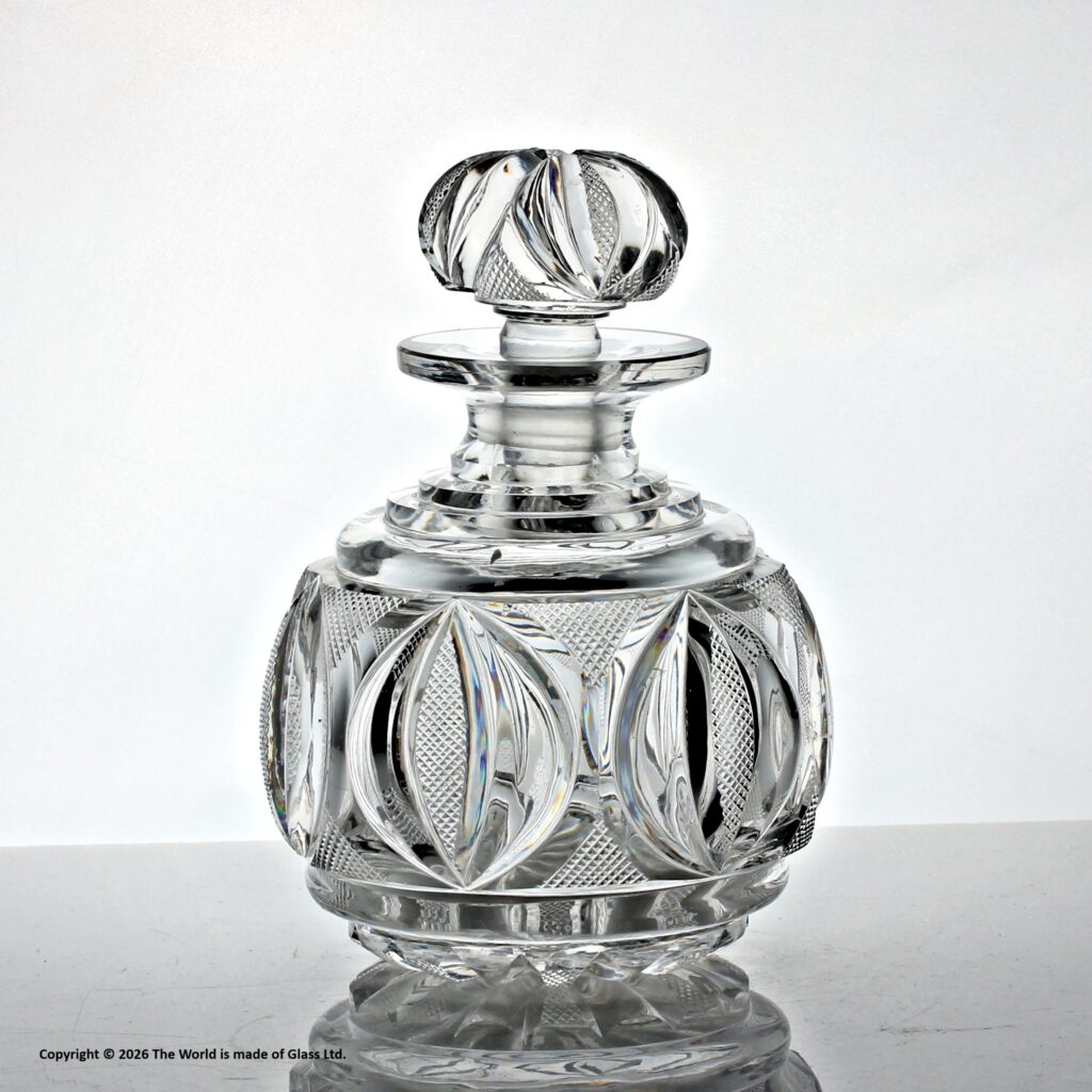 Georgian/Regency strawberry diamond cut glass scent bottle and stopper