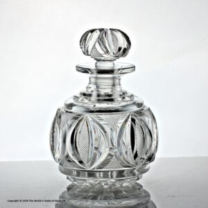Georgian/Regency strawberry diamond cut glass scent bottle and stopper
